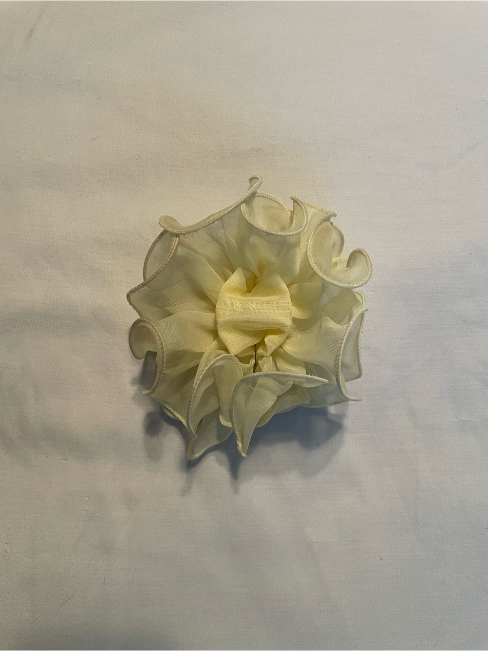 Vintage 80s/90s ruffled chiffon fabric covered jaw clip
